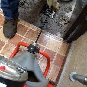 Servicio y mantenimiento y limpieza de drenajes tuberías hidráulicas y sanitarias y destape de caños y drenajes